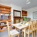 3 Bed In Whitby Oc-r565 *