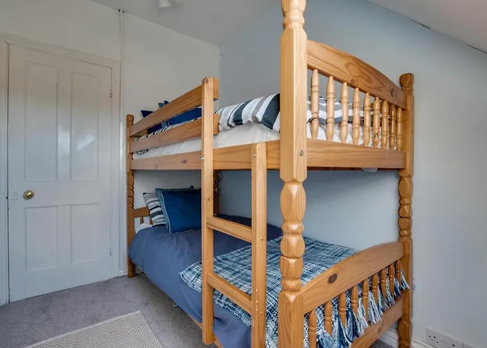 3 Bed In Whitby Oc-r565