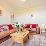 3 Bed In Whitby Oc-r565 *