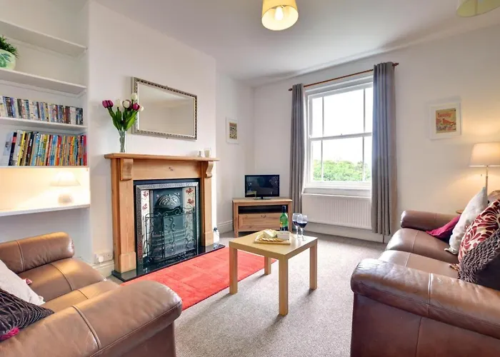 3 Bed In Whitby Oc-r565 *